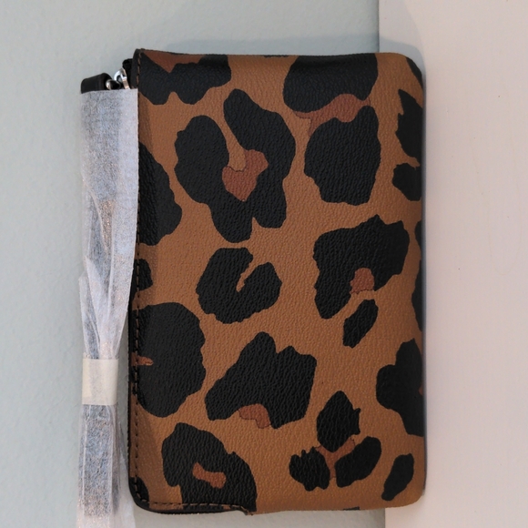 Coach Leopard Print Corner Zip Wristlet - Picture 3 of 6